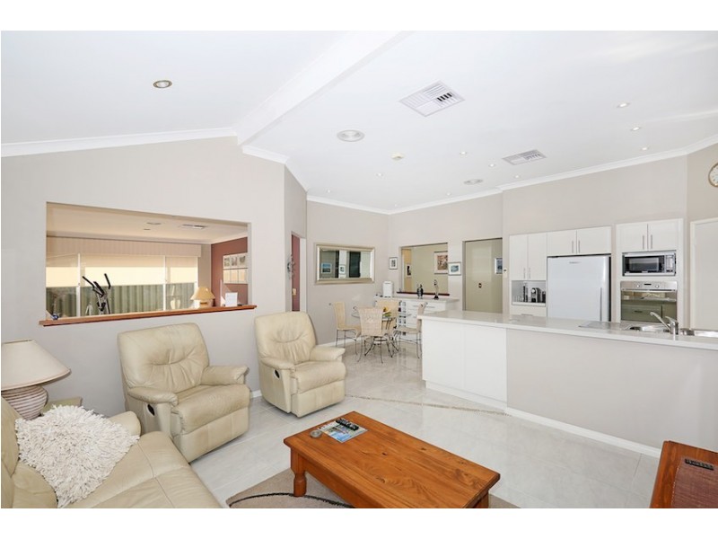 29 Willoughbridge Crescent, Erskine WA 6210