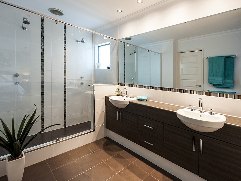 51 Marsdenia Road, Halls Head WA 6210