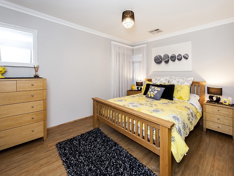 51 Marsdenia Road, Halls Head WA 6210