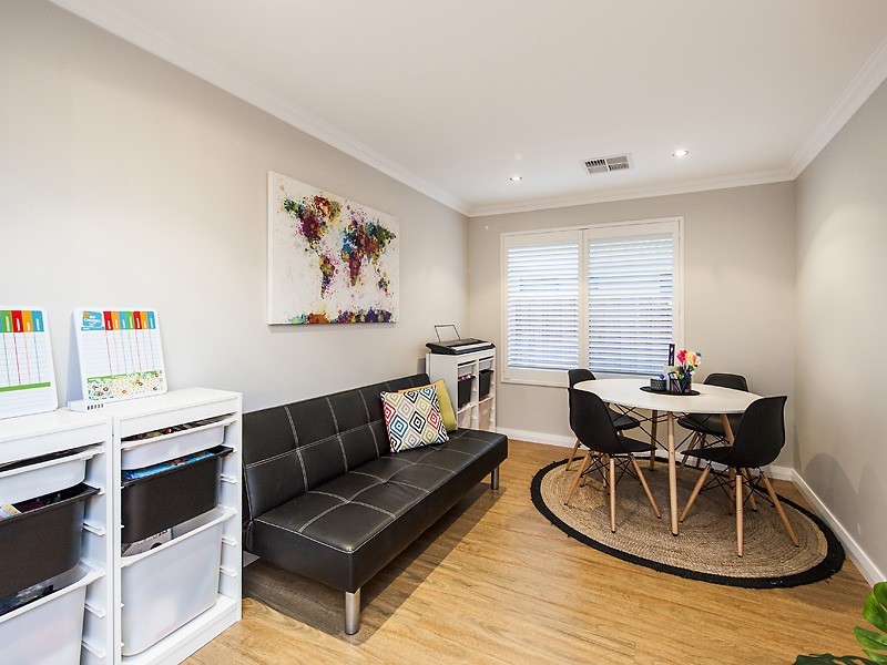 51 Marsdenia Road, Halls Head WA 6210