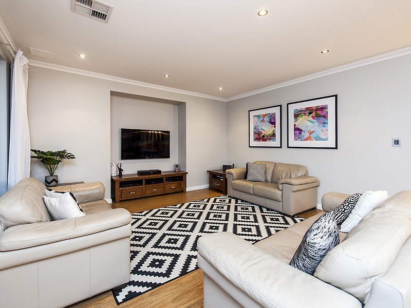 51 Marsdenia Road, Halls Head WA 6210