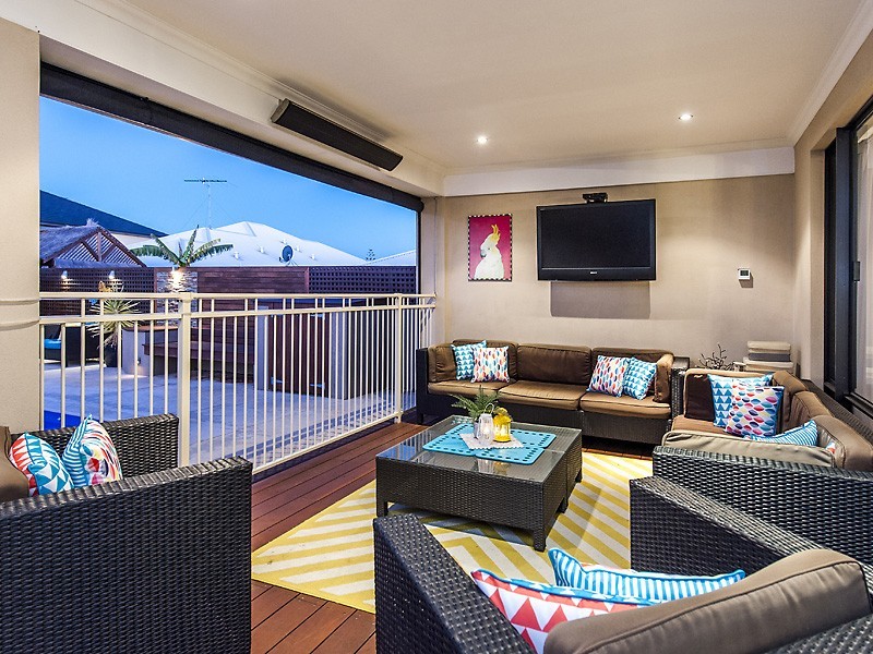 51 Marsdenia Road, Halls Head WA 6210