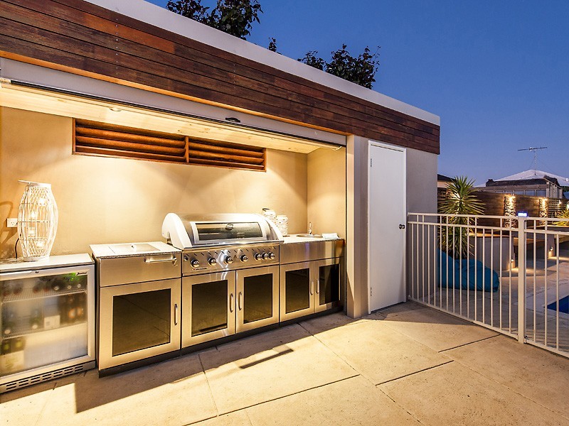 51 Marsdenia Road, Halls Head WA 6210