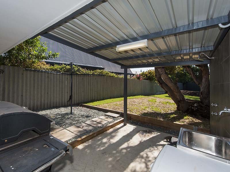 8 Ivanhoe Crescent, Falcon WA 6210