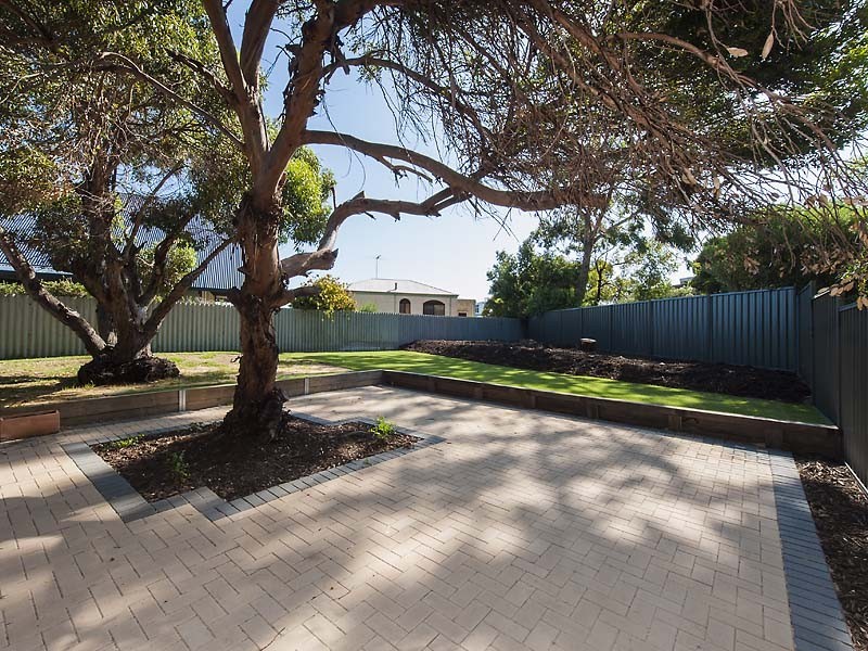 8 Ivanhoe Crescent, Falcon WA 6210