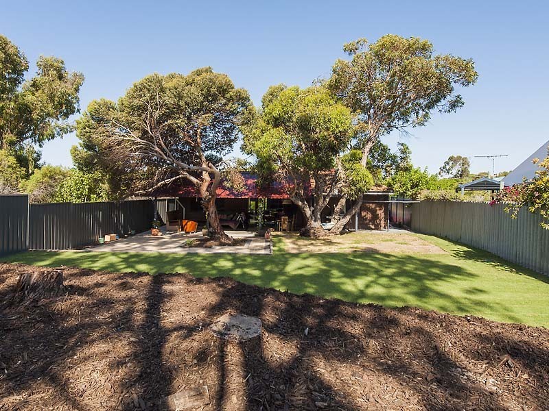 8 Ivanhoe Crescent, Falcon WA 6210