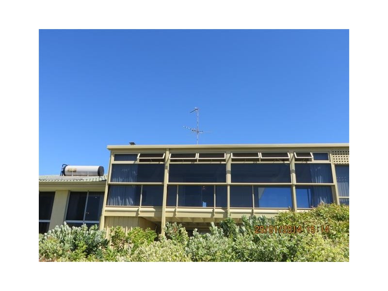 8 Sussex Place, Halls Head WA 6210