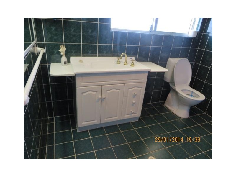 8 Sussex Place, Halls Head WA 6210