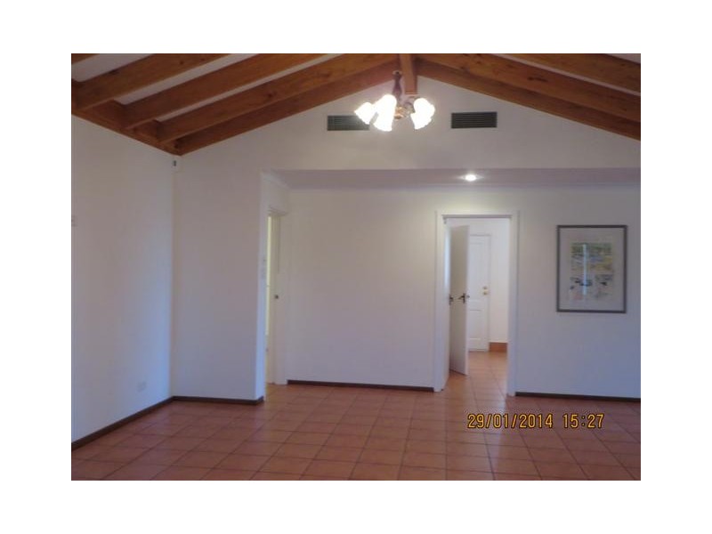 8 Sussex Place, Halls Head WA 6210