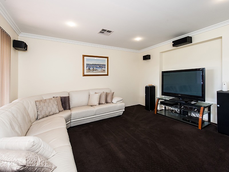 25 Blue Wren Gardens, Coodanup WA 6210