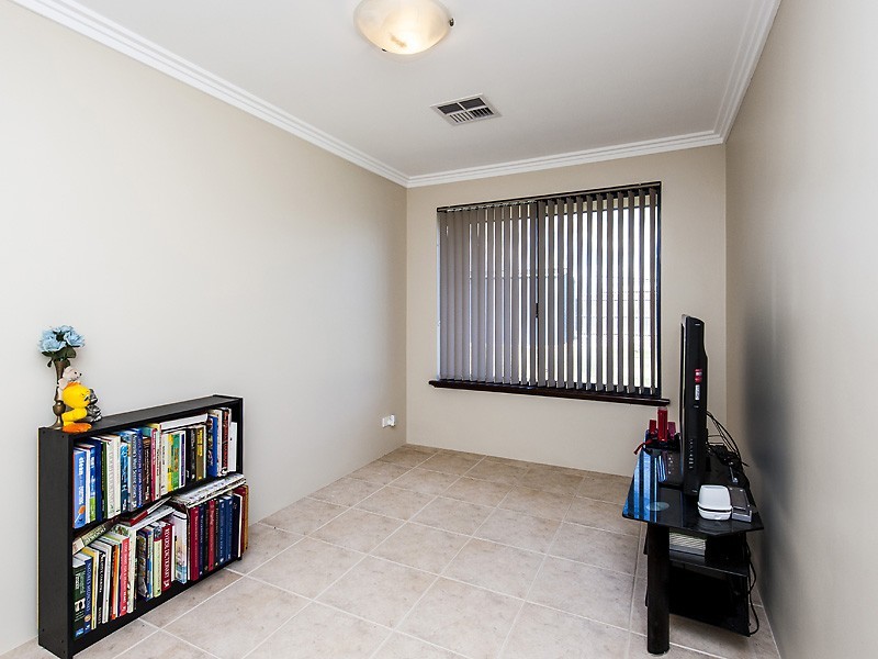 25 Blue Wren Gardens, Coodanup WA 6210