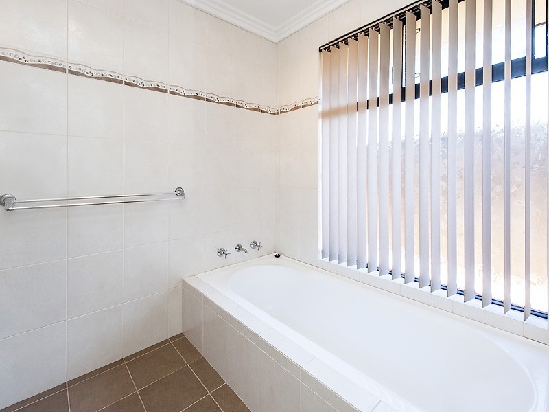 25 Blue Wren Gardens, Coodanup WA 6210