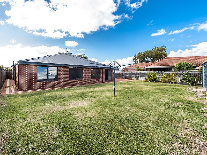 25 Blue Wren Gardens, Coodanup WA 6210