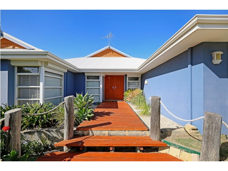 15 Chantilly Circuit, Meadow Springs WA 6210