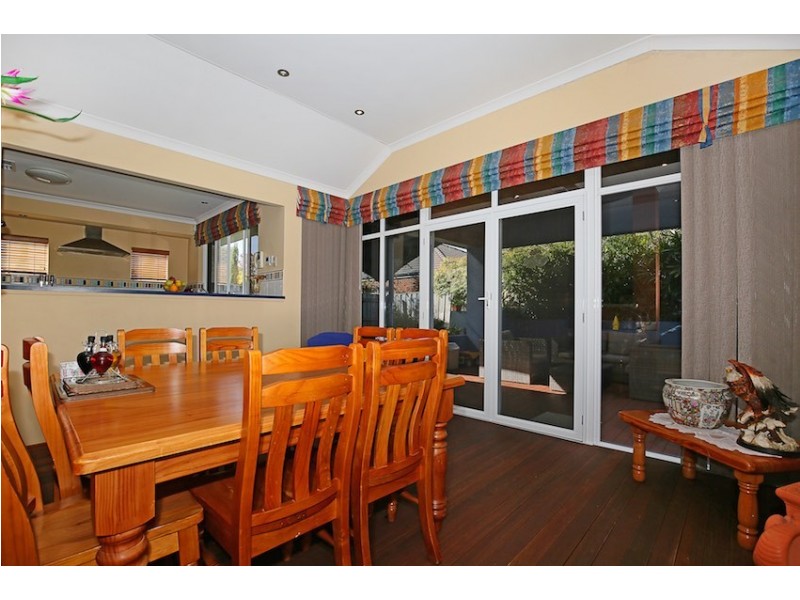 15 Chantilly Circuit, Meadow Springs WA 6210