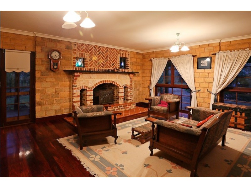 31 Marginata Road, Parklands WA 6180