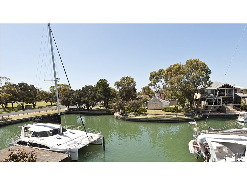 9 Siska Court, Halls Head WA 6210