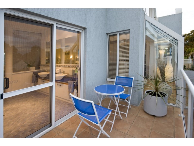 9 Siska Court, Halls Head WA 6210