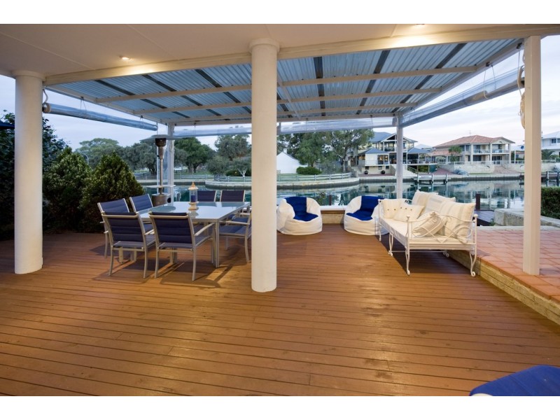 9 Siska Court, Halls Head WA 6210