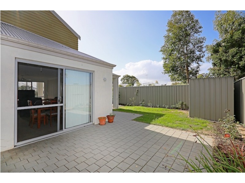 25 Elkridge Turn, Meadow Springs WA 6210