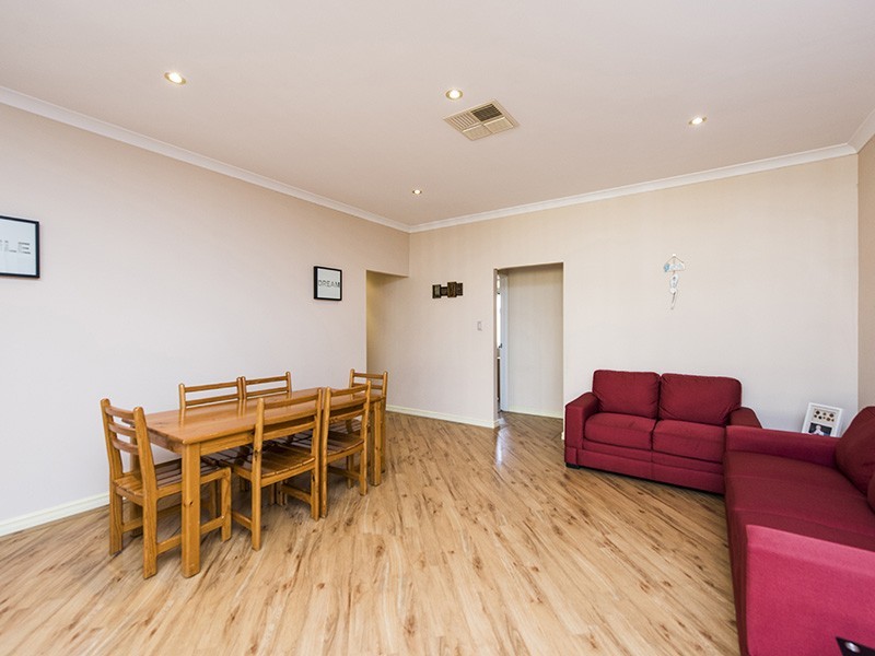 25 Guillardon Terrace, Madora Bay WA 6210