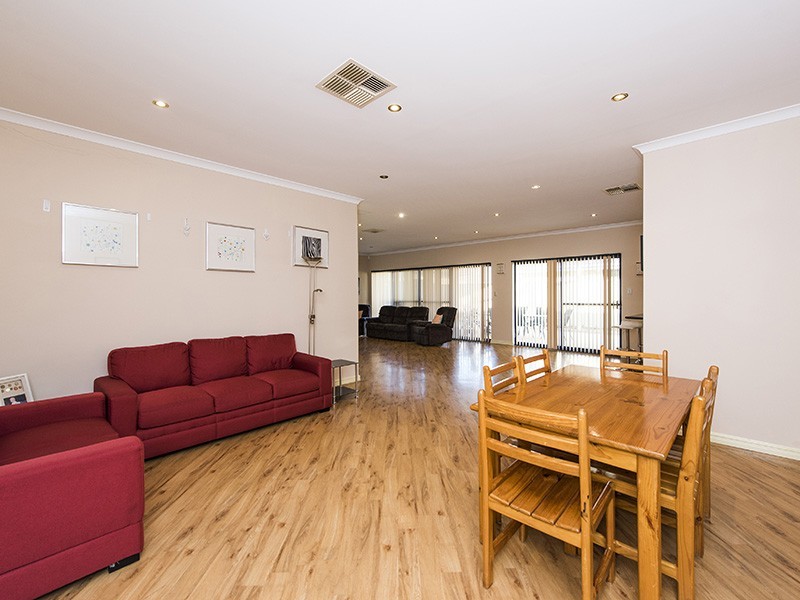 25 Guillardon Terrace, Madora Bay WA 6210