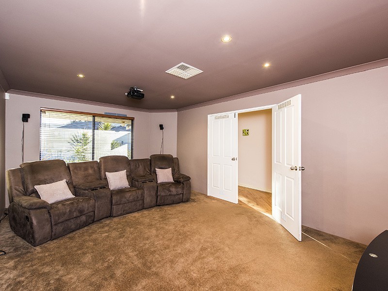 25 Guillardon Terrace, Madora Bay WA 6210