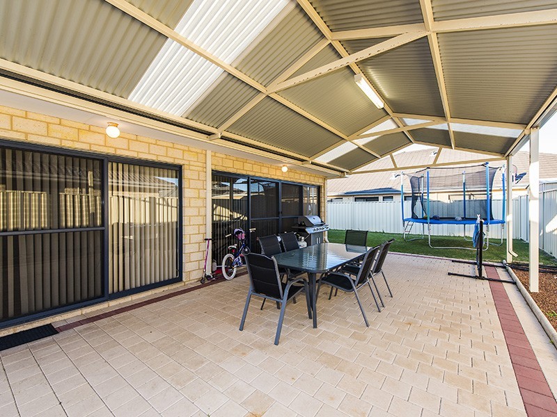 25 Guillardon Terrace, Madora Bay WA 6210