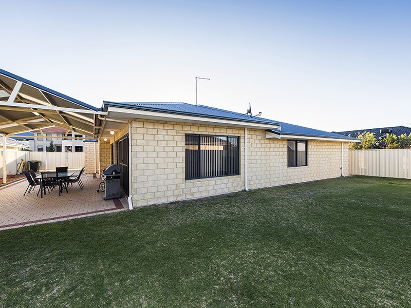 25 Guillardon Terrace, Madora Bay WA 6210