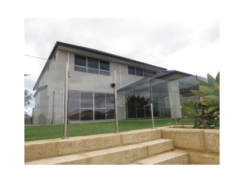 8 Gael Place, Dudley Park WA 6210