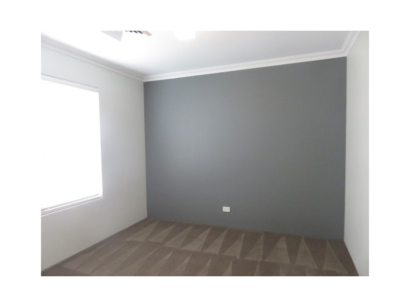 8 Gael Place, Dudley Park WA 6210