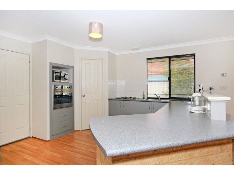 2 Capilano Court, Meadow Springs WA 6210