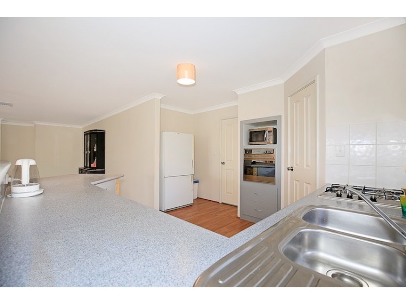 2 Capilano Court, Meadow Springs WA 6210