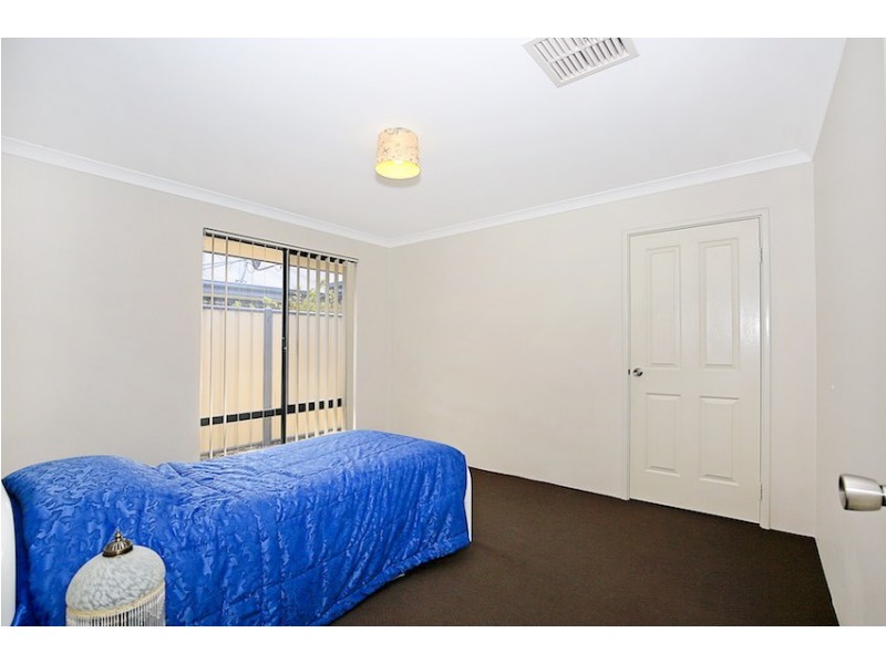 2 Capilano Court, Meadow Springs WA 6210
