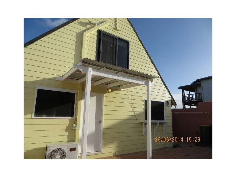 20 Valley Road, Halls Head WA 6210