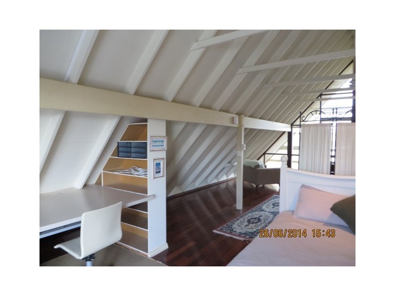 20 Valley Road, Halls Head WA 6210