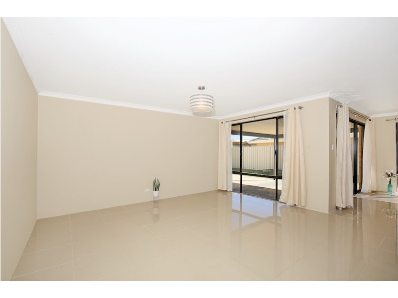 19 Dowerin Circuit, Lakelands WA 6180