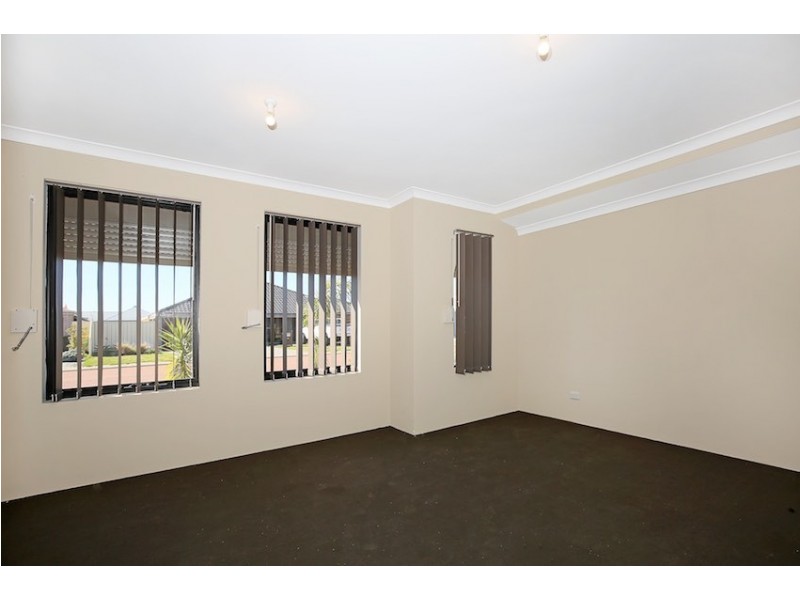 19 Dowerin Circuit, Lakelands WA 6180