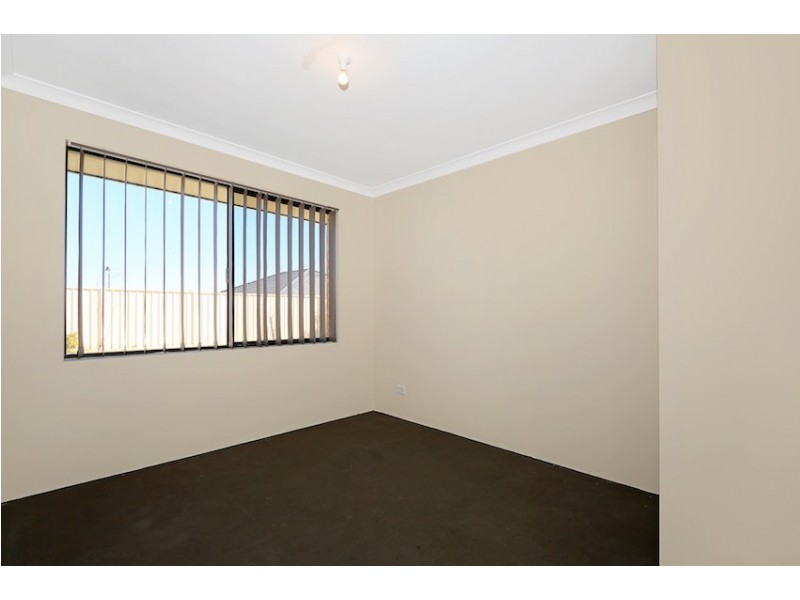 19 Dowerin Circuit, Lakelands WA 6180