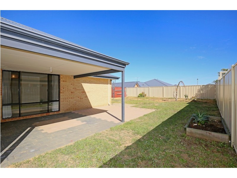 19 Dowerin Circuit, Lakelands WA 6180