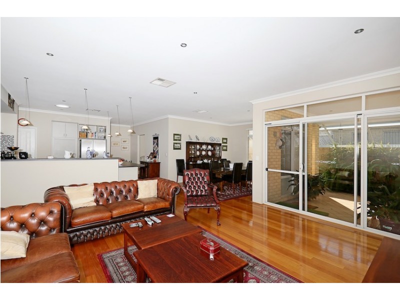 11 Jettyl Way, Wannanup WA 6210