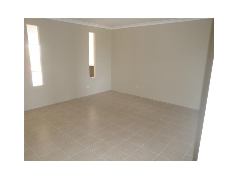 8 Banksiadale Gate, Lakelands WA 6180