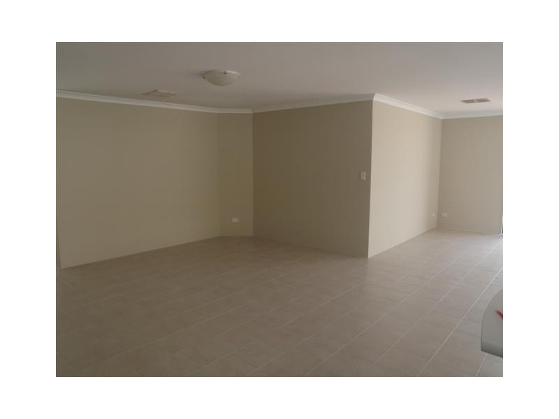 8 Banksiadale Gate, Lakelands WA 6180