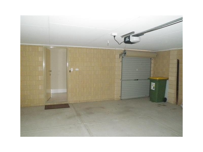 8 Banksiadale Gate, Lakelands WA 6180