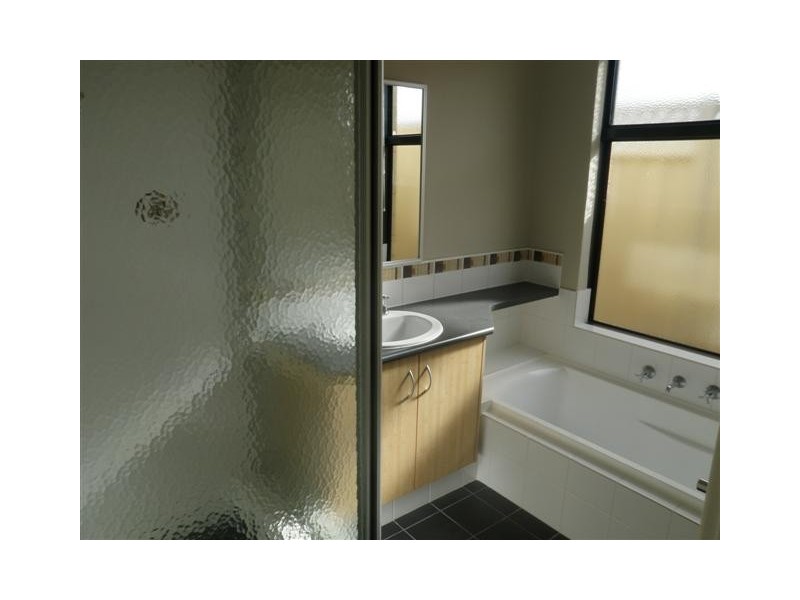 8 Banksiadale Gate, Lakelands WA 6180