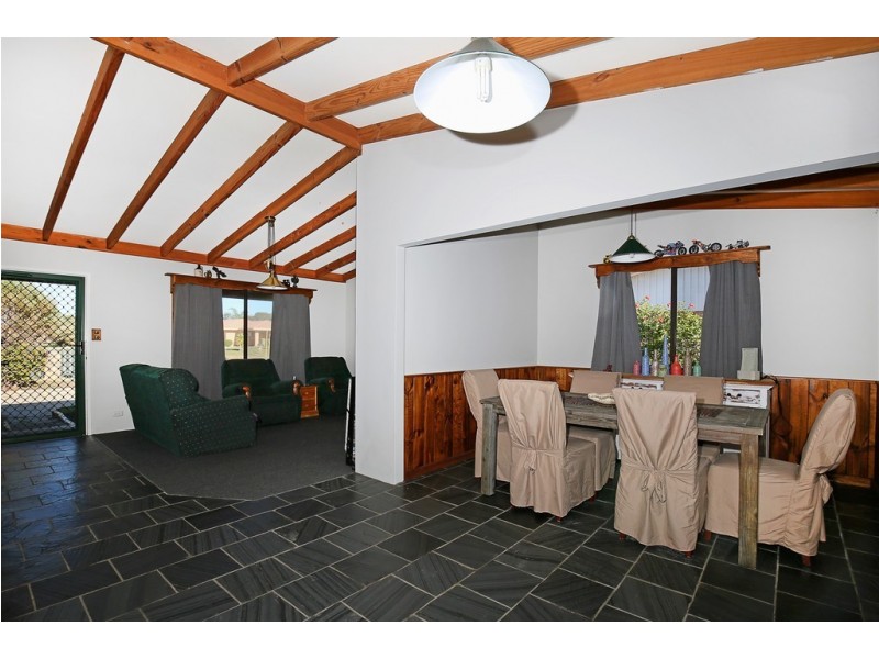 2 Yanagin Road, Greenfields WA 6210