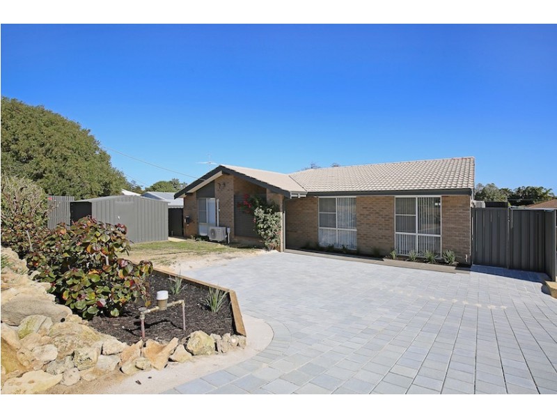 14 Scrivener Place, Halls Head WA 6210