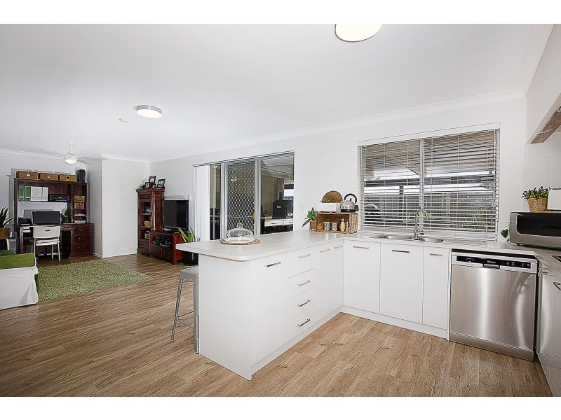 14 Scrivener Place, Halls Head WA 6210