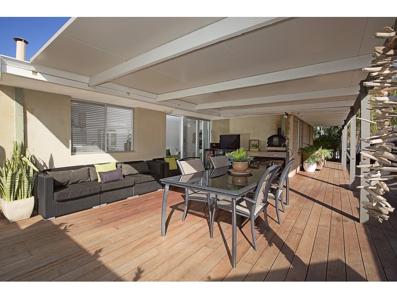 14 Scrivener Place, Halls Head WA 6210