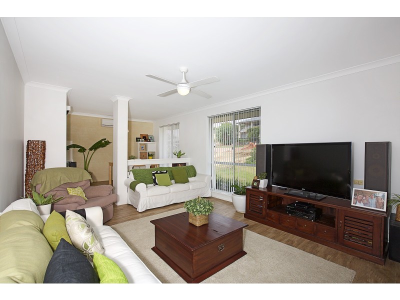 14 Scrivener Place, Halls Head WA 6210